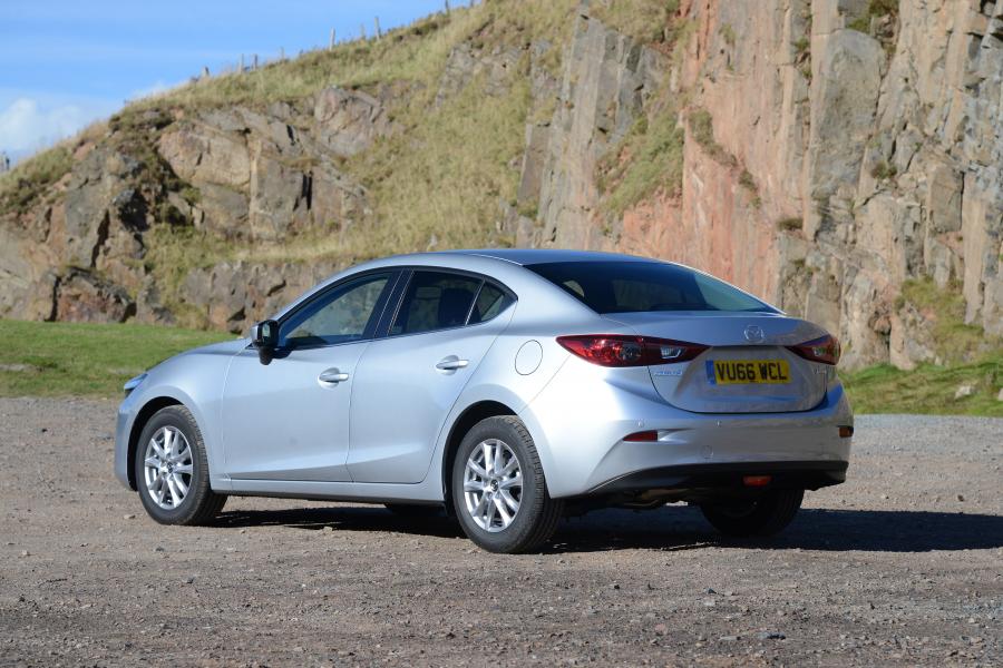  Mazda3 Sedan 2016 года  (UK) (фото 5 из 14)